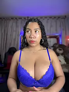 serena_willow on StripChat 