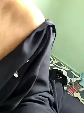 Offline sesiteluguammayi on StripChat