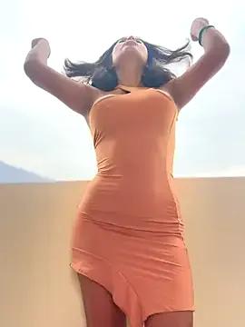 sexi_noemi — anal plug + walk