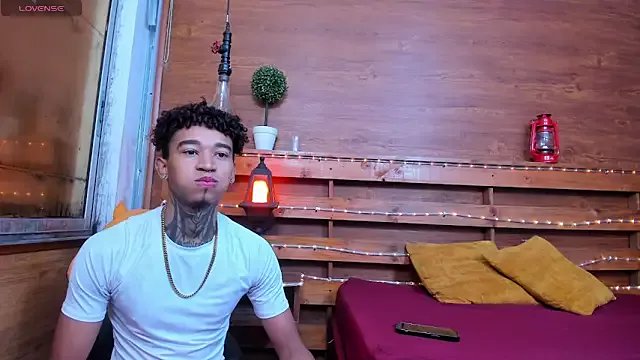 sexy_blacks_ on StripChat