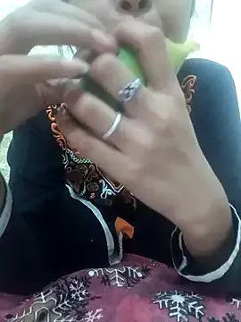 Sexykhushi041 on StripChat