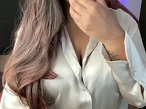 shanayaaa_1 on StripChat