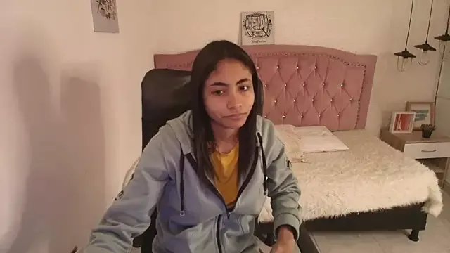 shaneelle on StripChat