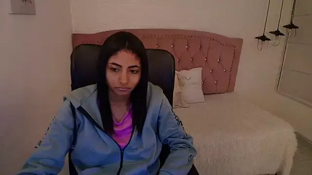 shaneelle on StripChat