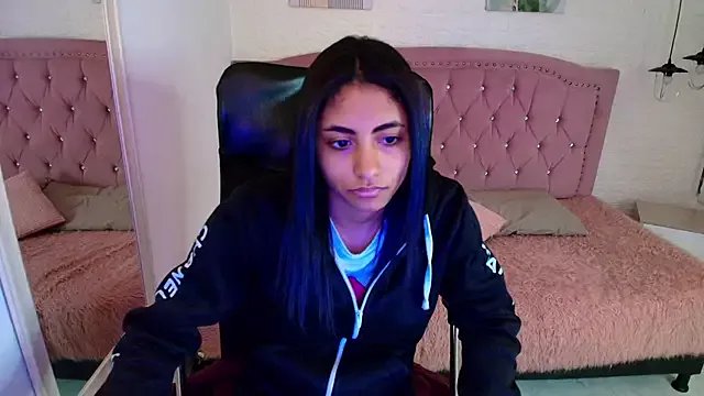 shaneelle on StripChat