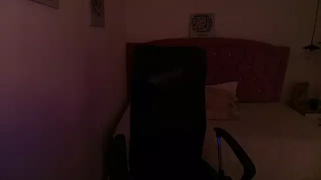 shaneelle on StripChat