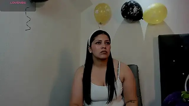 Shantal__G on StripChat