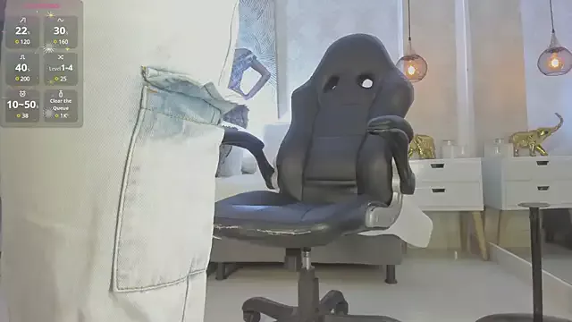 Offline Shantall__ on StripChat