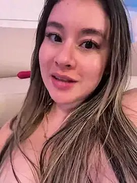 Sharon_07 on StripChat