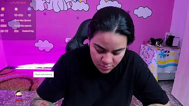 Sharon_hils on StripChat