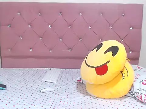 sharonbrown28 on StripChat