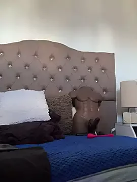 Freechat SheraHadee on StripChat