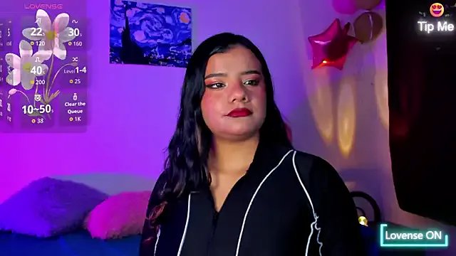 Shophie_thoopson on StripChat