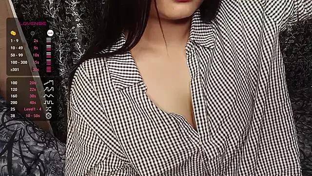 shuhana_ on StripChat