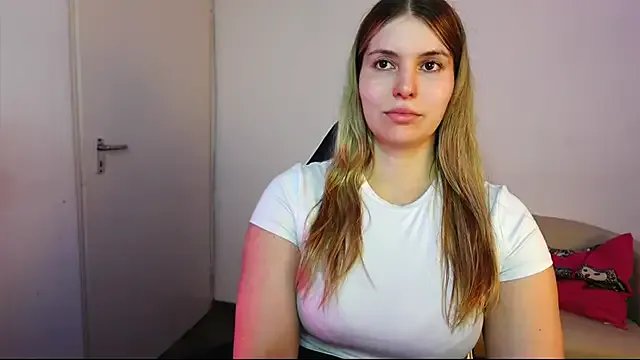 ShyHotNerd on StripChat