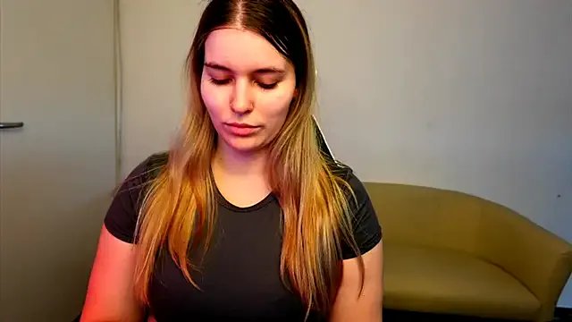 ShyHotNerd on StripChat