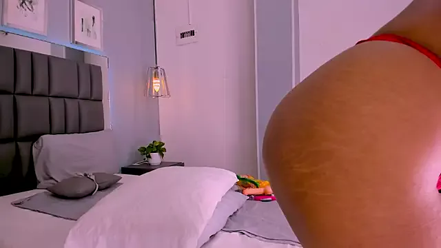 Offline Sienna_miller_27 on StripChat