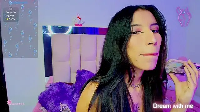 Silver_Rosex on StripChat