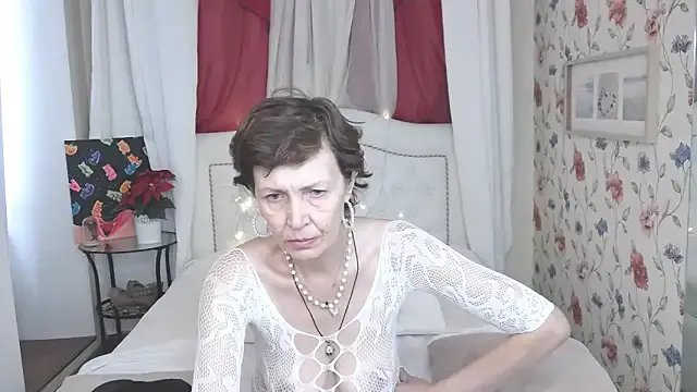 SilviaHart on StripChat