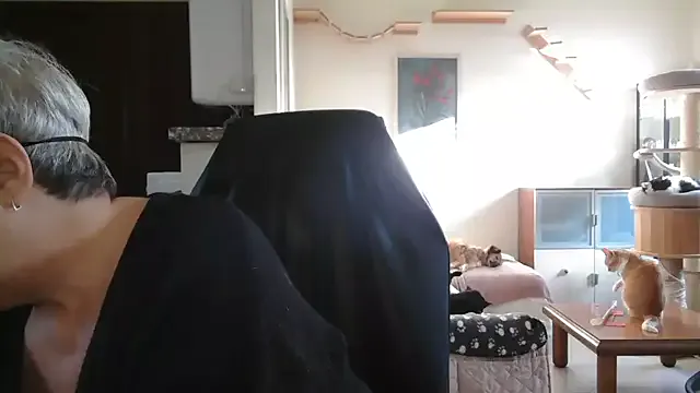 Offline simona60 on StripChat