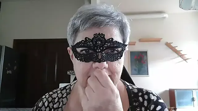 Offline simona60 on StripChat