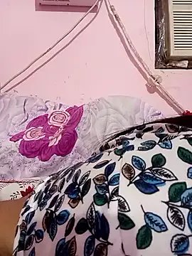 Simran-001 on StripChat