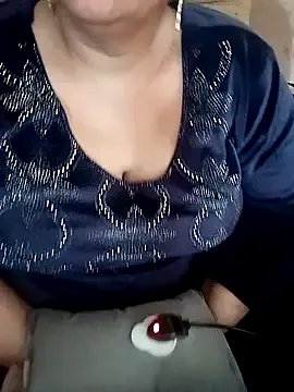 Simran_008 on StripChat
