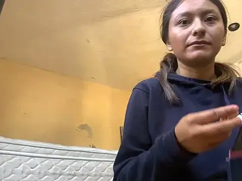 SinMoraaaa on StripChat