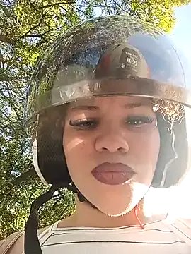 SirenRouge_69 on StripChat