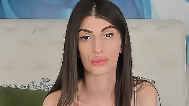 SkinnyDolly on StripChat