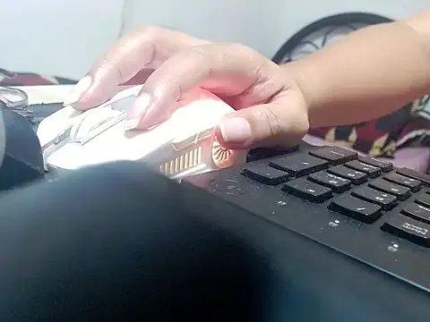 SKINNYMONSTERCOCK on StripChat