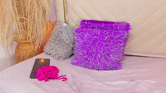 Slut_Milf_ on StripChat