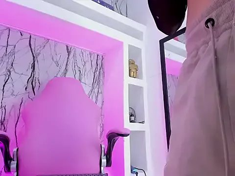 Small_Hot19 on StripChat