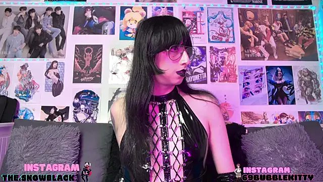 snowblack_ on StripChat