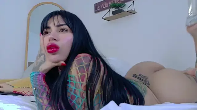 Offline Sofhia_cruz on StripChat