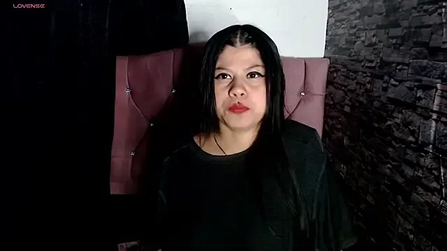 sofi_bronw on StripChat