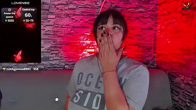 sofi_bronw on StripChat