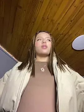 Sofia18_pinkk on StripChat