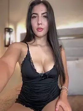 Sofia_Collins- on StripChat