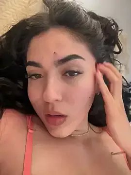 Sofia_Collins- on StripChat