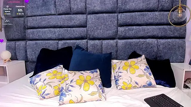 sofia_samuels on StripChat