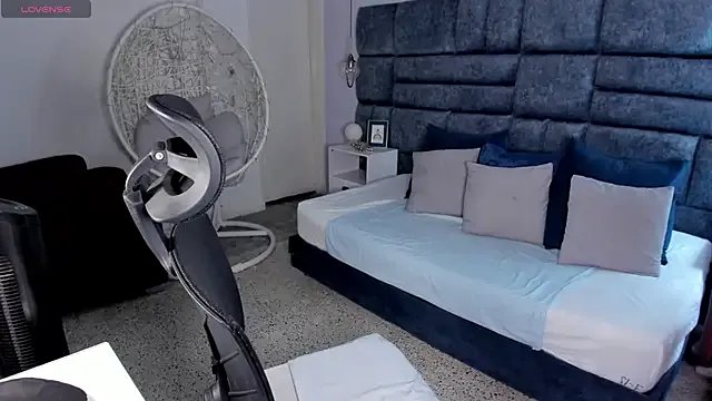 sofia_samuels on StripChat