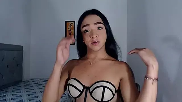 sofiaxdollxxx on StripChat