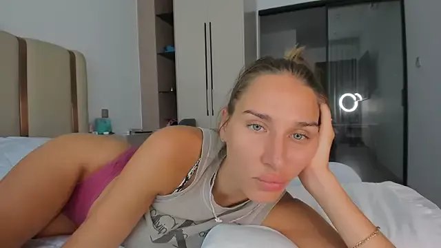 SofiClimbing on StripChat