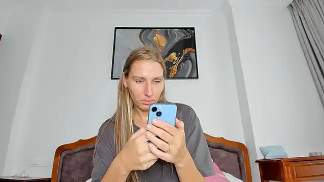 SofiClimbing on StripChat