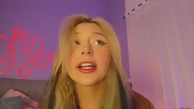 Sofly_s on StripChat