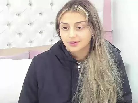 Sofly_s on StripChat