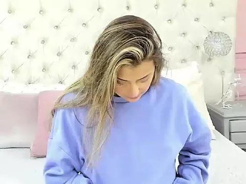 Sofly_s on StripChat