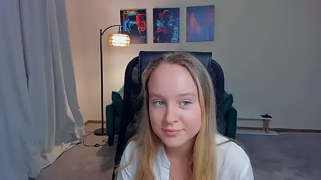 Offline SoonMoor on StripChat