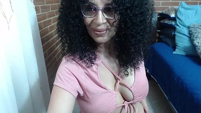 Offline sophialxxx on StripChat